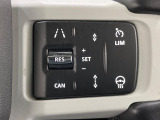 【全車速対応アダプティブクルーズコントロール】ミリ波レーダー+ステレオカメラ+赤外線により前方車輌を認識し、高速道路などの自動車専用道路や渋滞時などではドライバーの負担を大幅に軽減してくれます。
