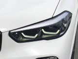 LEDのパワフルな白色光は太陽光の特性に近く、優れた視認性を発揮します。