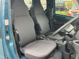 運転席にもゆったり座ることができますよ☆