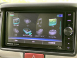 音楽やラジオなどの選択画面が表示され、利用したいメディアを一覧から確認できます。タッチ操作で目的の項目を選びやすく、通勤やお出かけの際に好みに合わせて音源を楽しめます。