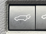 【パワーバックドア】スマートキーや運転席のボタンを押すだけでリアゲートが自動で開閉します!荷物を持っている時や、高い位置にあるバックドアを閉める際に便利な機能です♪
