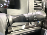 【オートライト】周りの明るさに応じて自動でヘッドライトの点灯・消灯ができる機能です!ライトの付け忘れ・消し忘れなどが無くなり、雨の日や夕方の走行も安心!トンネル通過時も便利ですね♪