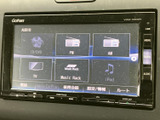 音楽やラジオなどの選択肢が画面に並び、使いたい音源を見つけやすい構成です。目的に合わせて項目を選べるため、普段の移動時間を快適に過ごせます。