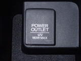 アクセサリーソケット機能付きです。消費電力120W(10A)以下のアクセサリーに、直流12Vの電源を供給します。