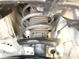 お車を安心してお乗りいただく為には、足回りの定期点検が欠かせません。サービスサポート(有償保証)では無料点検もご提供しており、安心のカーライフをお過ごしいただけるサポート体制が整っています。