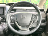 【純正革巻きステアリング】上質な革を使用することで、手にしっかり馴染みとても運転しやすいハンドルです♪