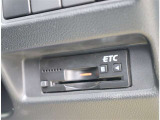 自社工場を3拠点完備しております。重整備やカスタムを始め、ご購入後のお車のメンテナンスも弊社にお任せください。