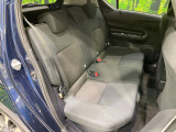 コンパクトカーですが、セカンドシートは十分な広さがあり快適にお乗りいただけます♪シートを倒して大きな荷物を積んだりと、用途の幅が広い1台です。