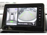 ナビの大画面でアラウンドビューモニター(全周囲カメラ)の映像を確認できます! 車全体と周囲の状況を見ることができるので簡単に駐車ができます♪
