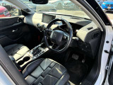 オペラパッケージ装着車(シート&トリムのナッパレザ、運転席パワーシート&ランバーサポート、前席シートヒーター)