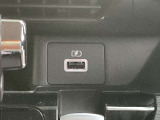 充電用USBポート。