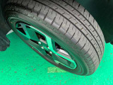 【タイヤの残り溝】こちらの車輌のタイヤ残り溝は画像の通りです。調べる際にはご参考ください。