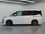 両側パワースライドドア付きだから、狭い駐車スペースなどでの 乗り降りラクラク!小さなお子さまのいるご家庭には嬉しい装備。