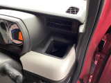 カープレシャスではご納車後もお客様に安心しておクルマにお乗り頂くため、【2か月又は2,000km】の保証をお付けしております!当社は保証金額をお支払い総額に含ませていただいております!