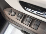 ◆パワーウィンドウスイッチ◆運転席から全席の窓の開閉操作を行うことが出来いつでも換気ができます!