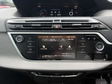 Apple CarPlay/Android Autotに対応したタッチスクリーン/Bluetooth接続によるミュージックプレイヤー接続/ハンズフリー通話