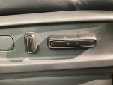 電動シートなので、お好みのシートポジションへの移動もスムーズに行えます。