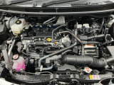 技術が詰まったエンジンルームもご覧の通りピカピカにクリーニング済みです。ハイブリッドなのでお財布にも環境にも優しいです。