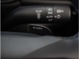 【ステアリングシフトスイッチ】ハンドルから手を離さずに素早くシフトアップ&ダウンができます。お近くの広島マツダまでお越しください。