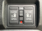 【両側パワースライドドア】スマートキーや運転席のスイッチで後席両側スライドドアの開閉が可能♪電動だから力を入れてドアを開ける必要が無く、小さなお子様でも簡単に開け閉めでき快適です♪
