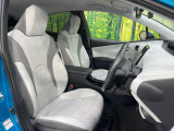 運転席シート廻りは使用感も少なく、良好な状態となっています。前オーナー様が丁寧に使っていたことがよくわかりますね。
