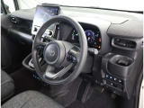 見通しのよいすっきりとした視界で、誰でも運転しやすいです。運転のしやすさは疲れにくさにも繋がりますよ♪