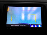 バックカメラの画像です。ガイドラインがスムースな車庫入れをサポートいたします。車庫入れの安心感がアップしますね。