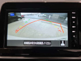 前後左右4つのカメラで、上から見たような映像をお届け、駐車時も安心、アラウンドビューモニター付(肉眼では確認し辛い左前の映像に切り替えることも可能です)。