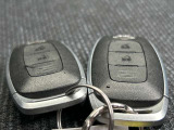 インテリジェントキーで鍵を出さずにエンジン始動&ドアロックの開閉操作が可能です。