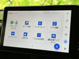 画面に各種メニューが並び、必要な項目を見つけやすい構成です。ナビや音楽、電話などの機能をまとめて確認でき、日常の移動に合わせて活用いただけます。