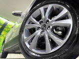 【純正18インチアルミホイール】外観にマッチした純正アルミホイールを装着しております。各種社外アルミホイールや、スタッドレスタイヤも取扱いしております。是非ご相談ください♪