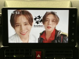 テレビ映像を画面いっぱいに表示でき、停車中の休憩時間などに番組を視聴できます。車内で過ごすひとときに映像を楽しみたい方に便利な装備で、画面の見やすさも魅力です。