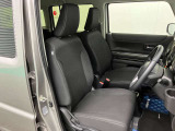 【フロントシート】さまざまな体格の方が快適に運転ができるよう配慮したシートになっております。