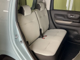フラットな床と膝回りや頭上スペースなど十分な広さがあります。