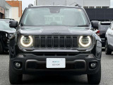 7つのグリルの「セブンスロットグリル」はJEEP車である象徴です。