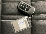 スマートキーは、エンジン始動、ドアロック施錠・解錠が鍵を取り出すことなく操作できます。