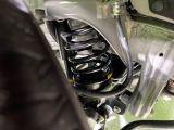 お車を安心してお乗りいただく為には、足回りの定期点検が欠かせません。サービスサポート(有償保証)では無料点検もご提供しており、安心のカーライフをお過ごしいただけるサポート体制が整っています。