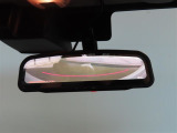 バックカメラが付いているので後方確認が非常にしやすいです。今や運転初心者も熟練者も必須装備!ついていて損はないですね♪