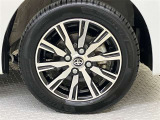 純正のアルミホイール装着。タイヤサイズは155/65R14