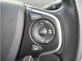 ◆アダプティブクルーズコントロール◆予め設定した車速内でクルマが自動的に加減速。前走車との適切な車間距離を維持しながら追従走行します。【LKAS】車線維持支援システムでステアリング操作を支援。