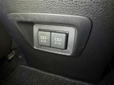 充電用USB端子付き。スマートフォンなどの充電に便利です。