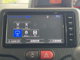 ラジオやテレビ、Bluetoothなど、音源を選ぶメニューを表示しています。選択肢が画面上に並び、利用したい項目を確認しやすいので、日常の使い分けにも便利です。