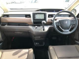 【インパネ全体】手が届きやすく、どなたでも運転しやすいです。シンプルで使いやすい設計になっています!