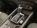 アクセルペダルを踏み込む量や速さに応じて変速パターンをし、人馬一体の運転感覚を発揮してくれる6速オートマ!