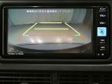 バックガイドモニターで、後方を確認しながら安心して駐車することができます。運転初心者も熟練者も必須の機能ですよ!