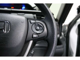 Hondaセンシングの機能のひとつ、アダプティブクルーズコントロール付!アクセルから足を離しても設定したスピードと前車との車間を保ち走行してくれます!車線維持もアシスト☆高速道路で疲労軽減ですね☆