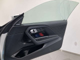地域最大級の展示台数!お気に入りのお車があれば、ぜひステアリングを手にしてください。稀少モデルも鋭意取り揃え、幅広いニーズにお応えいたします。スタッフ一同皆様のご来店を、心よりお待ち申し上げます。