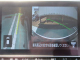 ナビ画面にアラウンドビュ-モニタ-の映像を映し出しています。  狭い場所での車庫入れをサポ-トしてくれる便利アイテムです。