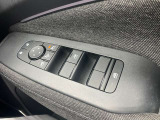 全席パワーウィンドウとなっています。運転席はオートになっているのでワンタッチ開閉することが出来ます。