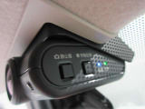 ドライブレコーダー☆いくら安全運転をしていても、事故に巻き込まれることもあります。万が一のときに証拠として使えるドライブレコーダー純正オプションで付いてます。